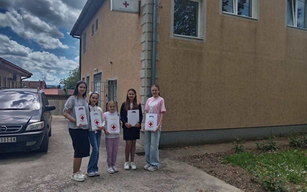 Успех наших ученика на ликовном конкурсу „Крв живот значи“